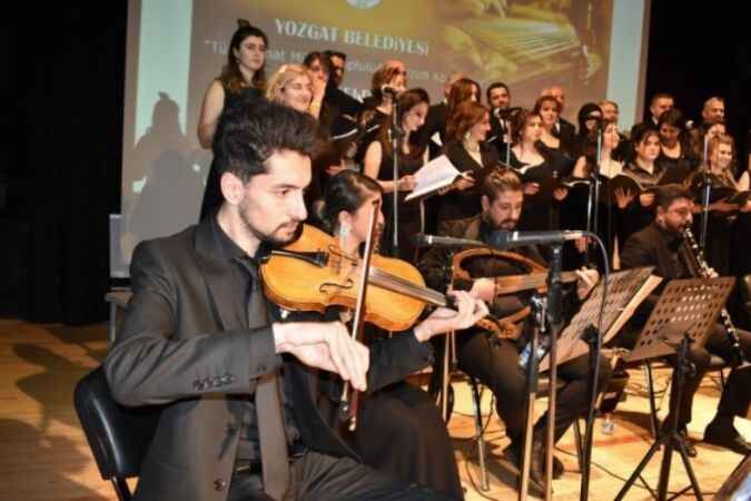 Yozgat Belediyesi Türk Sanat Müziği Korosu yılın ilk konserini verdi 7