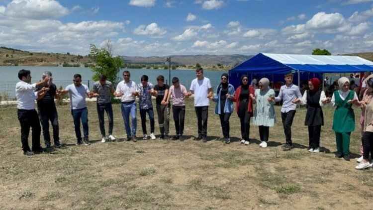 Gülşehri Beldesi’nde bu yıl 2’ncisi düzenlenen “Kültürü Yayma ve Gül Festivali” gerçekleştirildi 2
