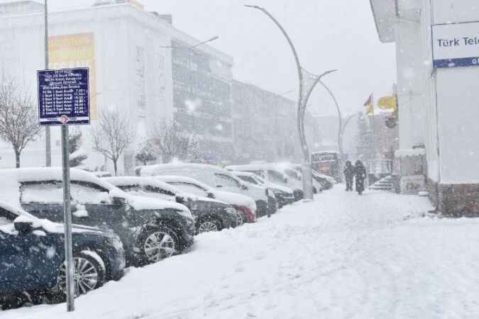 BAHARI BEKLEYEN YOZGAT’A YARIM METRE KAR YAĞDI 11