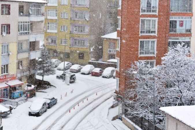 BAHARI BEKLEYEN YOZGAT’A YARIM METRE KAR YAĞDI 14
