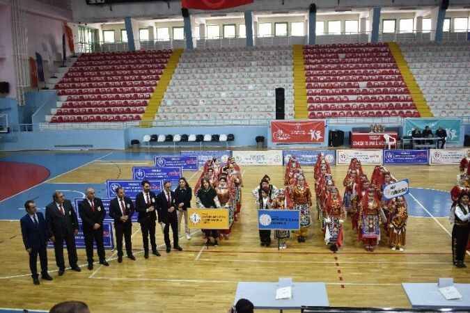 Yozgat'ta Halk Oyunları Şöleni Yaşandı 12