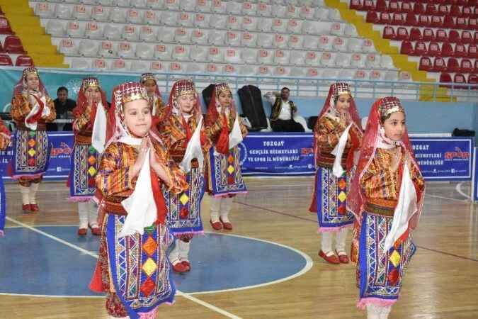 Yozgat'ta Halk Oyunları Şöleni Yaşandı 14