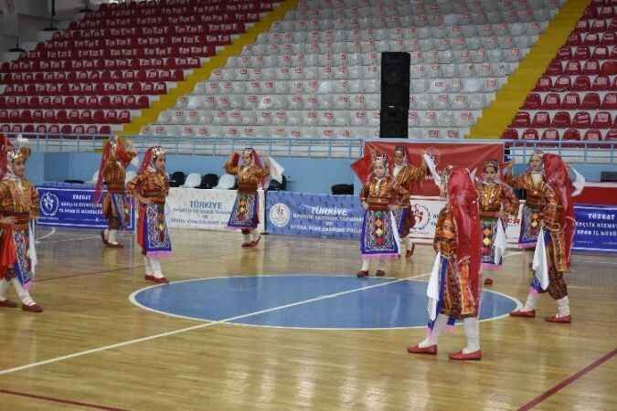 Yozgat'ta Halk Oyunları Şöleni Yaşandı 3