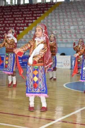 Yozgat'ta Halk Oyunları Şöleni Yaşandı 4