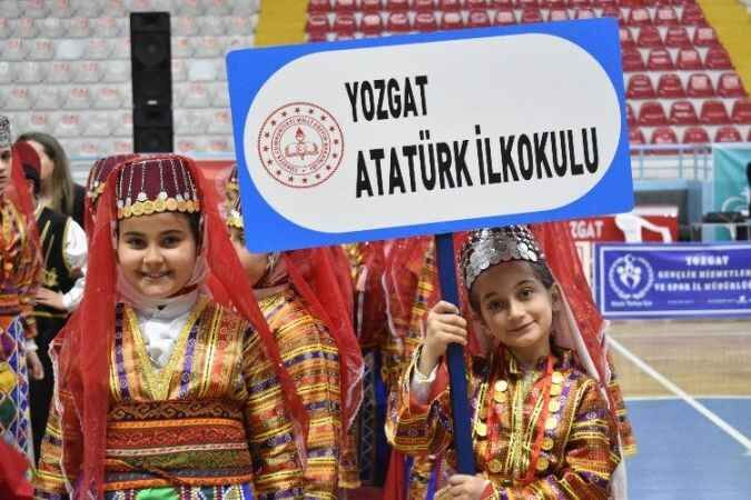Yozgat'ta Halk Oyunları Şöleni Yaşandı 10