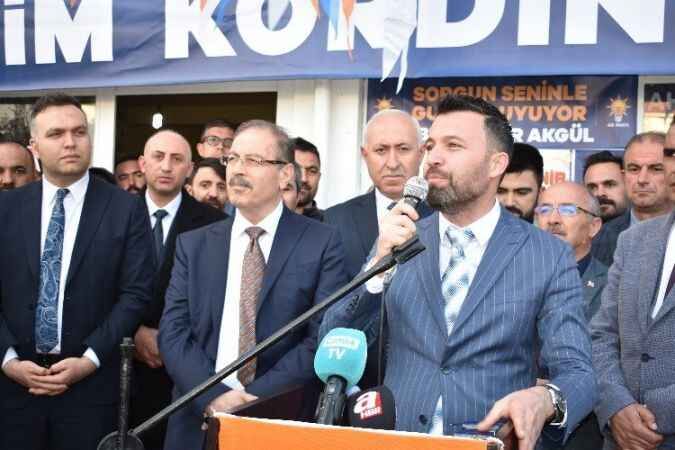 Ak Parti Sorgun Karargahı miting havasında açıldı 16