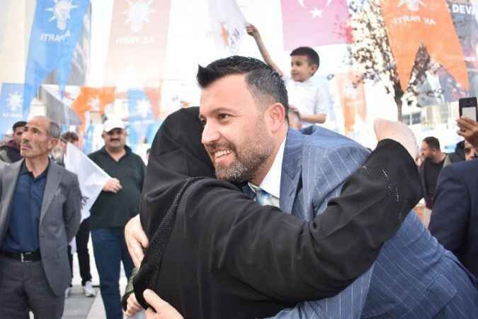 Ak Parti Sorgun Karargahı miting havasında açıldı 7