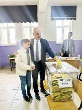 Yozgat'ta Siyasiler Oylarını Kullandı 13