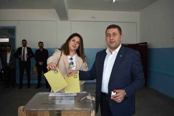 Yozgat'ta Siyasiler Oylarını Kullandı 14