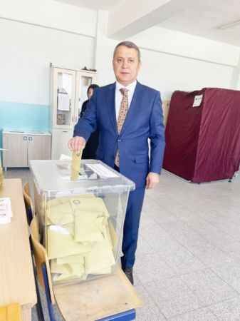 Yozgat'ta Siyasiler Oylarını Kullandı 8