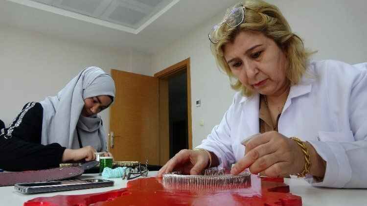 Yozgat'ta kadınlar depremin izlerini silmeye çalışıyor 2