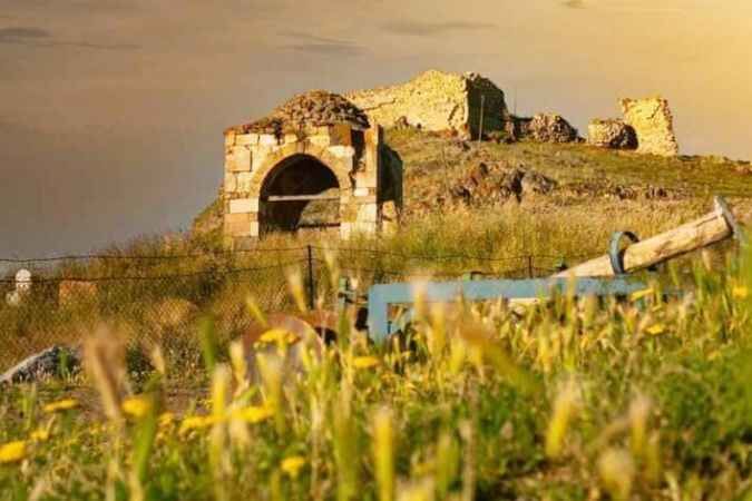Yozgat'ın Akdağmadeni İlçesi'ne bağlı Muşalikalesi Köyü'nde gün batımı 10