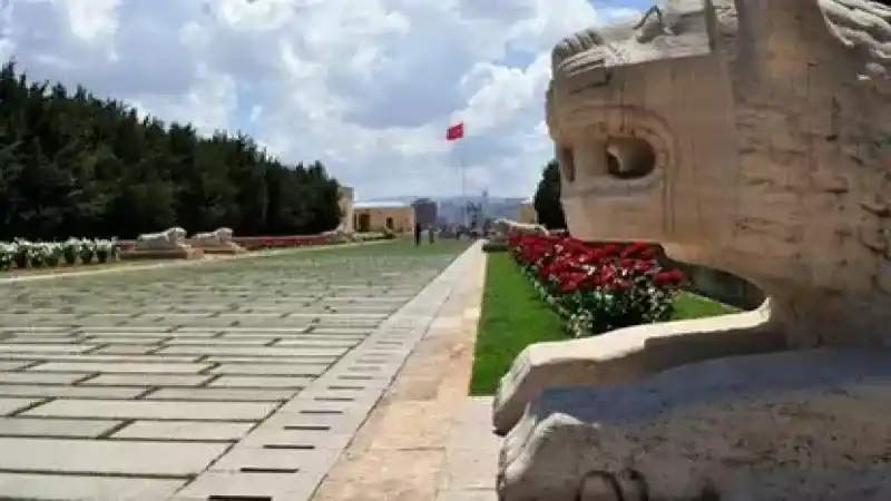 Dünya Tarihine Adını Altın Harflerle Yazdıran Lider: Atatürk 10