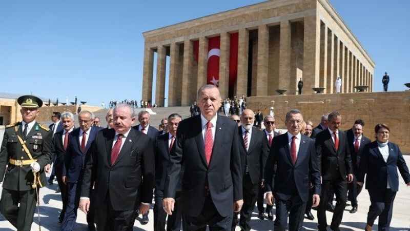Dünya Tarihine Adını Altın Harflerle Yazdıran Lider: Atatürk 9