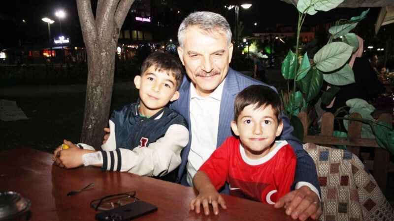Vali Özkan Yozgat Kentpark'ta vatandaş bir araya geldi 3