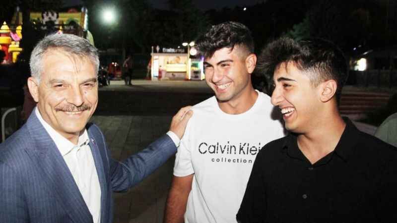 Vali Özkan Yozgat Kentpark'ta vatandaş bir araya geldi 4