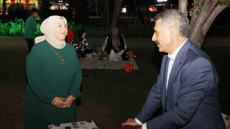 Vali Özkan Yozgat Kentpark'ta vatandaş bir araya geldi 7