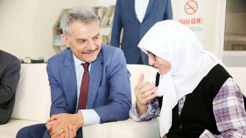 Vali Özkan Ulu Çınarlarla Bir Araya Geldi 1