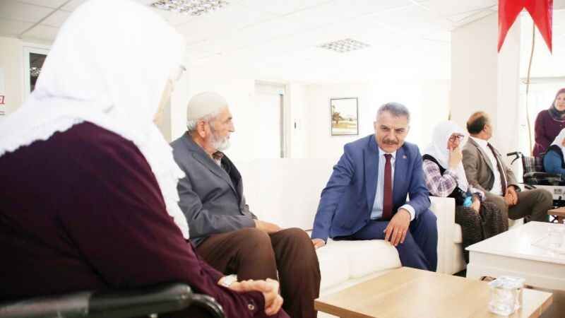 Vali Özkan Ulu Çınarlarla Bir Araya Geldi 2