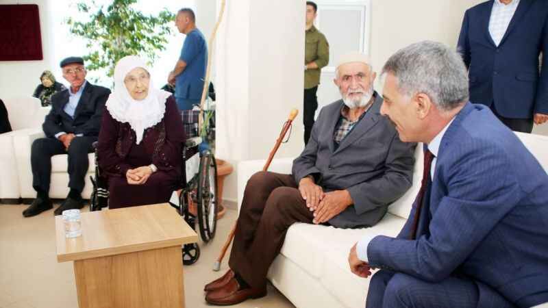 Vali Özkan Ulu Çınarlarla Bir Araya Geldi 3