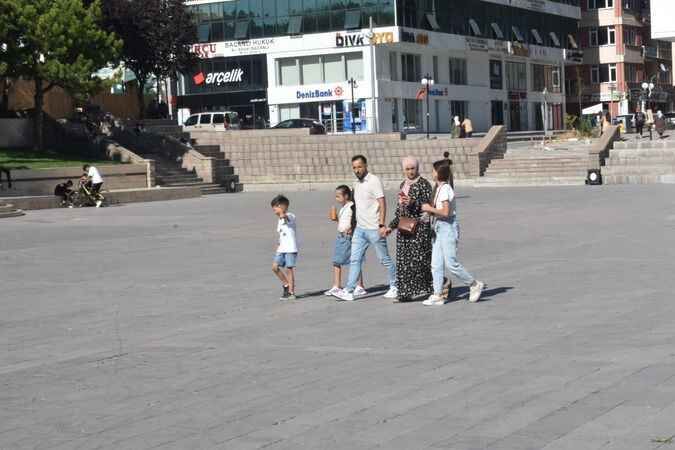 Yozgatlı vatandaşlar Sıcak havada kendilerini dışarı attılar 27