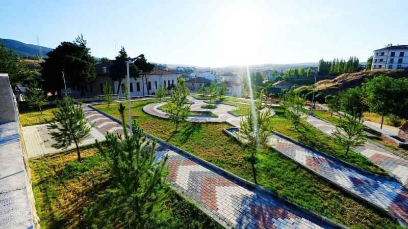 Yozgat'ın Akdağmadeni'nde yaptırılan park kapılarını açtı 1
