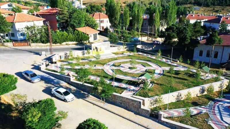 Yozgat'ın Akdağmadeni'nde yaptırılan park kapılarını açtı 3
