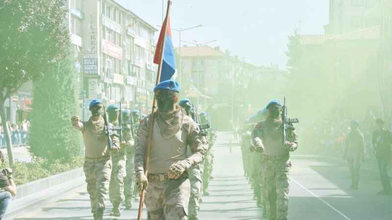 Yozgat İl Jandarma Alay Komutanlığına bağlı komando birliği, 30 Ağustos Zafer Bayramı kutlama töreninde özel gösteri yaptı 5