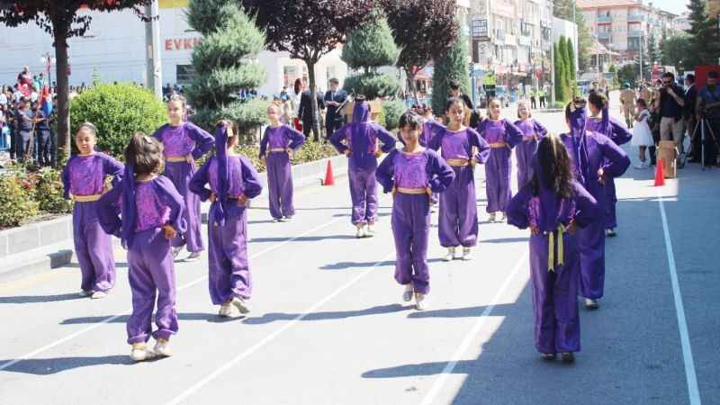 Yozgat'ta Zafer Bayramı Sonrası Renkli Görüntüler Hatıra Kaldı 6