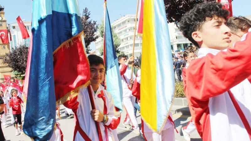 Yozgat'ta Zafer Bayramı Sonrası Renkli Görüntüler Hatıra Kaldı 7