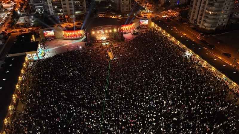 Etimesgut Belediyesi Büyük Festival’de Zara Vatandaşları Coşturdu! 13