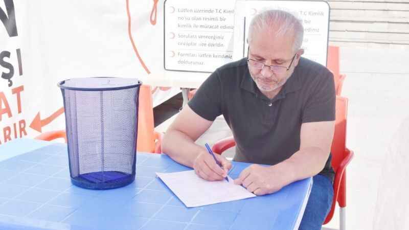 Yozgat Cumhuriyet Meydanı'nda Türk Kızılay Yozgat Şubesi kan almaya başladı 4