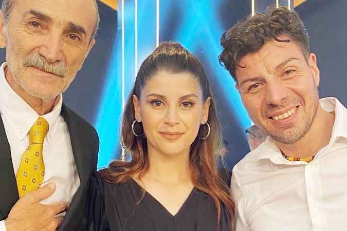 Sen Türkülerini Söyle yarışmasının birincisi Yozgatlı Esra Şahbaz Abay oldu 8