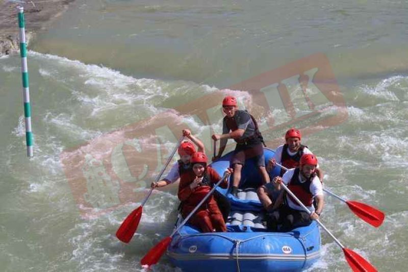 Yozgat Çekerek'te Rafting Heyecanı: Gençler Doğayla Mücadelede 6
