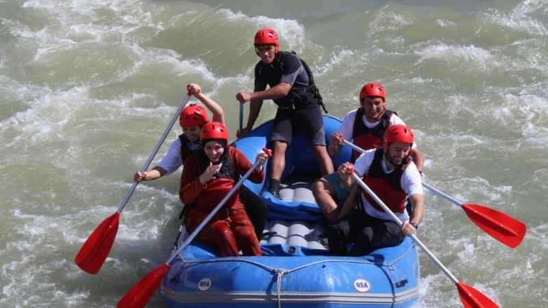 Yozgat Çekerek'te Rafting Heyecanı: Gençler Doğayla Mücadelede 11