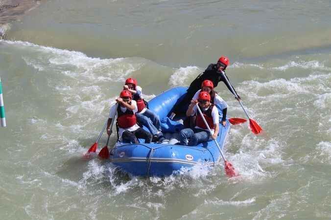 Yozgat Çekerek'te Rafting Heyecanı: Gençler Doğayla Mücadelede 8