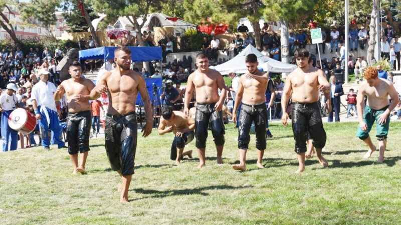 Yozgat Belediyesi Sürmeli Festivali'nde Yağlı Pehlivan Güreşi Müsabakaları yaşandı 11