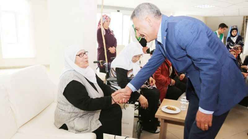 Yozgat’ta Ulu Çınarlar Unutulmadı: 1 Ekim Dünya Yaşlılar Günü Programı Düzenlendi 4