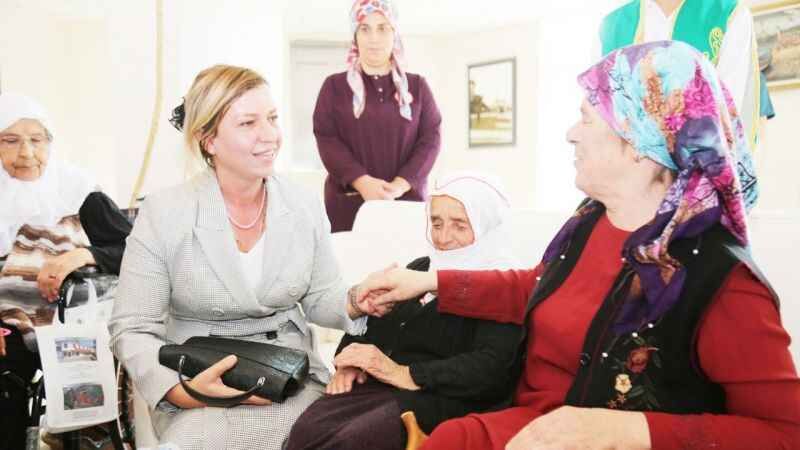 Yozgat’ta Ulu Çınarlar Unutulmadı: 1 Ekim Dünya Yaşlılar Günü Programı Düzenlendi 7