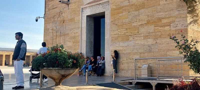 Ankaralılar Anıtkabir’de Ata’nın huzuruna yağmur gibi yağdı: muhteşem görüntüler! 1