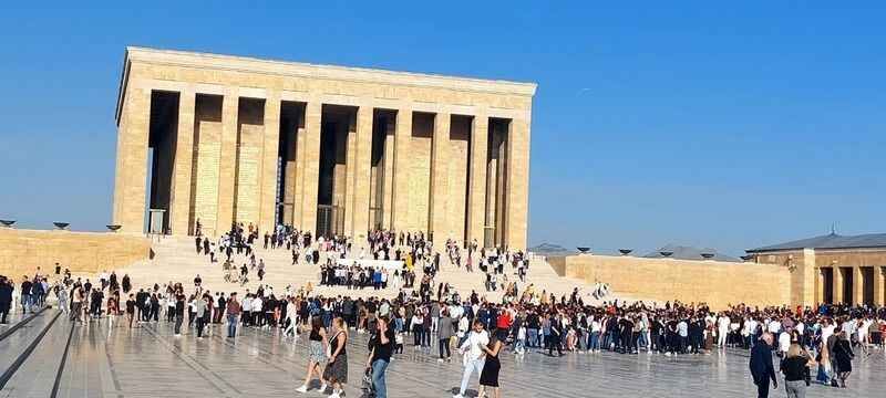 Ankaralılar Anıtkabir’de Ata’nın huzuruna yağmur gibi yağdı: muhteşem görüntüler! 18