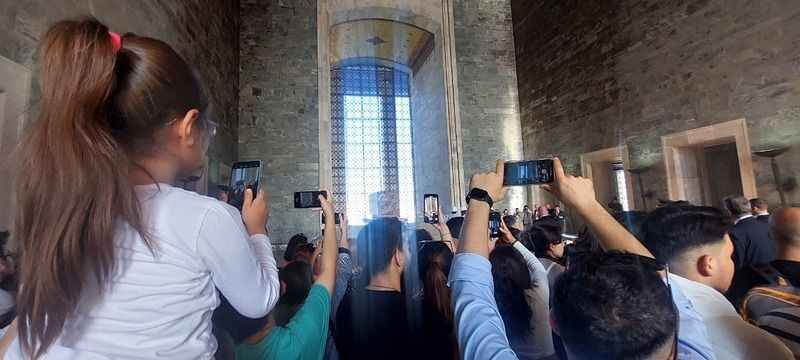 Ankaralılar Anıtkabir’de Ata’nın huzuruna yağmur gibi yağdı: muhteşem görüntüler! 21