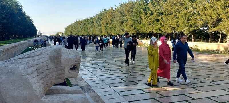 Ankaralılar Anıtkabir’de Ata’nın huzuruna yağmur gibi yağdı: muhteşem görüntüler! 24