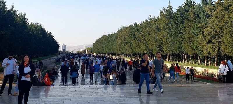 Ankaralılar Anıtkabir’de Ata’nın huzuruna yağmur gibi yağdı: muhteşem görüntüler! 3