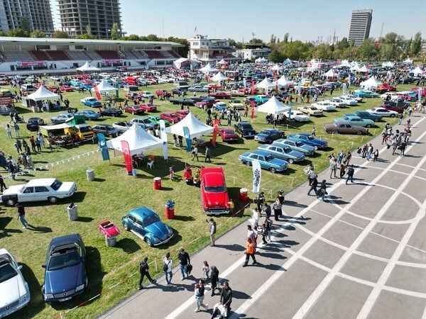 Ankara'da Klasik Otomobil Şöleni 12