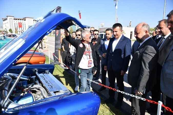 Ankara'da Klasik Otomobil Şöleni 15