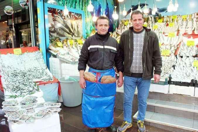 Karadeniz’den çıkan balığın üstü kurumadan o ilimizde tezgahlara zıplıyor! Denizi, gemileri yok ama Türkiye'nin en taze balıkları burada 3