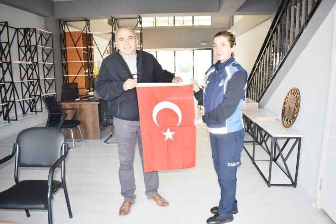 Yozgat Cumhuriyet Coşkusunu Bayraklarla Yaşıyor: Belediyeden Vatandaşlara Özel Dağıtım! 7