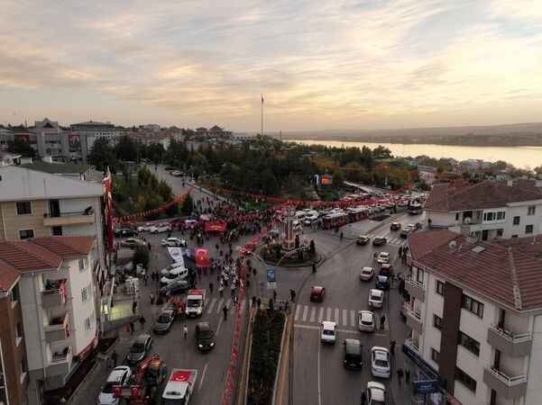 Gölbaşı, Cumhuriyet’in 100. Yılında Meşalelerle Aydınlandı 3