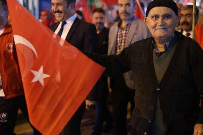 Gölbaşı, Cumhuriyet’in 100. Yılında Meşalelerle Aydınlandı 9